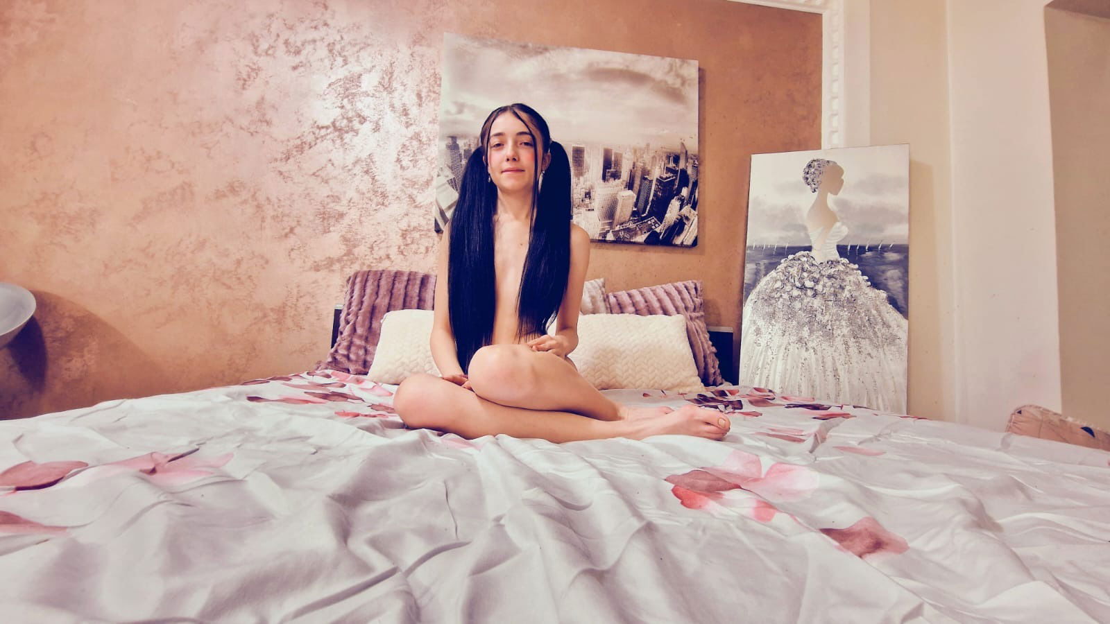 Alexandra Maria photo