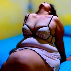 Anny G: A Model on OnlyFans