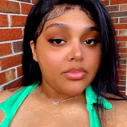 BABE😘 in a Bikini