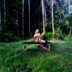 Masajista atrevida photo