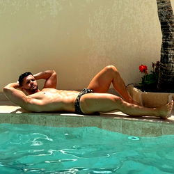 🇨🇺🇪🇸𝑪𝒖𝒃𝒂𝒏 𝑮𝒆𝒏𝒕𝒍𝒆𝒎𝒂𝒏 🤵♂️ photo