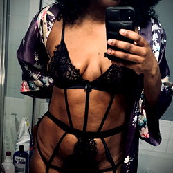 Kandi, The Mitten: Lingerie Model in a Bathroom