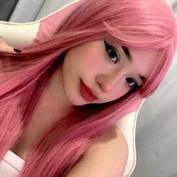 18 Ale 🎀 🎮 - A vibrant gaming influencer