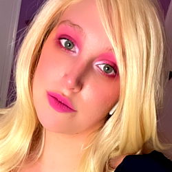 Onlyfans Model Poison