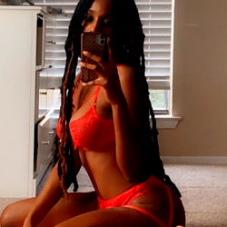 OnlyFans Model Asshley in Intimate Photoshoot