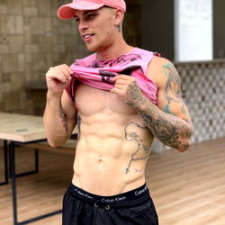 Onlyfans Model ❤️‍🔥 Exposes His Shirtless Physique