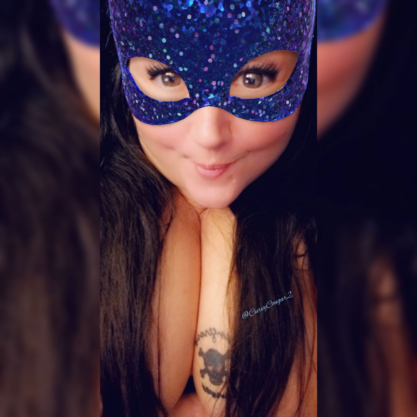 Curvy Cougar 2 photo