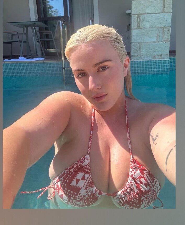 Bambi Cox 🍒 photo