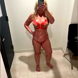 Luv2Bpleasured, a Model from East Coast