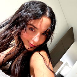 Annie D, from: VIP ACCESS 👆 - OnlyFans Model Photograph