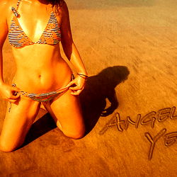 Angelique Yenuit photo