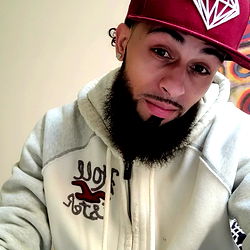 Intense Gaze: Avena Quaker in Newyork