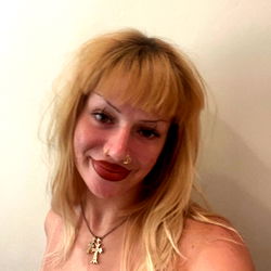 Lil: A Rising Star on OnlyFans