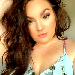 Alma Marcy, OnlyFans Model