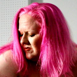 Alex Apple's Model Profile - A Unique Perspective on Life as a Plus Size Model from Kansas