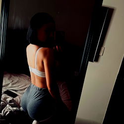 Manta Model Sandy in Mirror