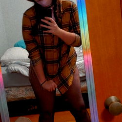 Onlyfans Model Madi Posing in Bedroom