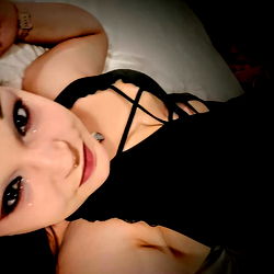 Greeneyedbeauty photo