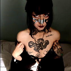 Model Photoshoot with Onlyfans Model Sister_7.7.7