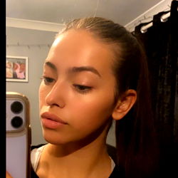 Alliyah - Casual Portrait with Selfie