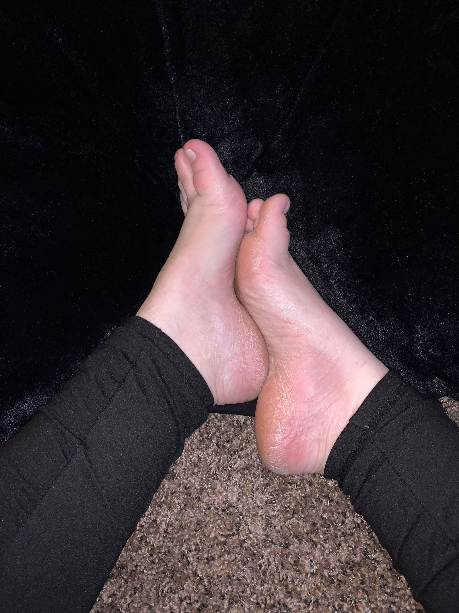 feet seller🦶🏻💜 photo