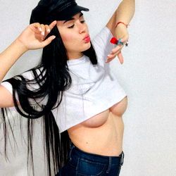 Model Angel: Exuding Confidence in Onlyfans