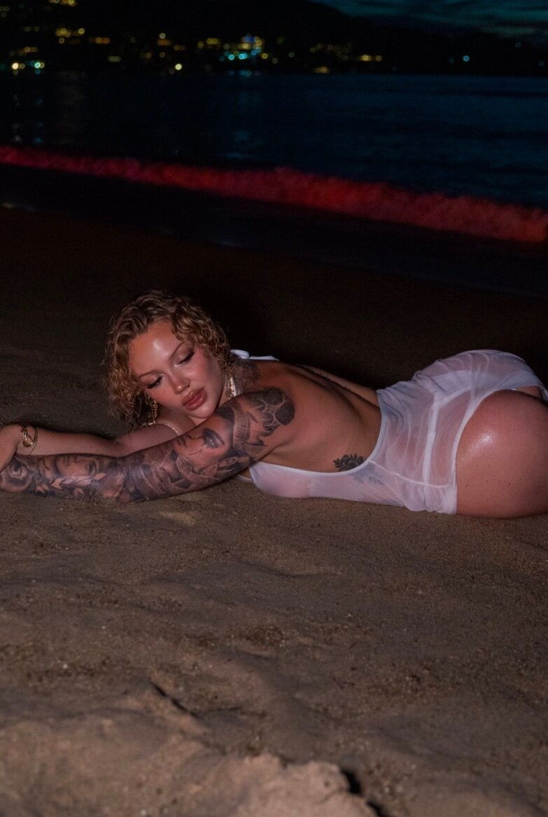 amber ༊*·˚ photo