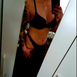 Perlbaby - Swedish OnlyFans Model Photos