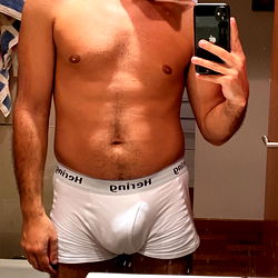 Argentine Onlyfans Model ArgenBoy_Hot Posing in Shower