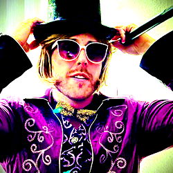 Will_AZ_Wangka, AZ: Entertainer Extraordinaire