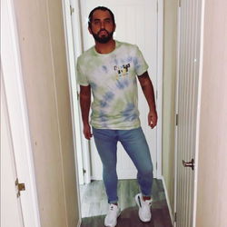 Hughie Maughan in Tie-Dye Shirt