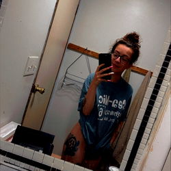 Mami๐ถ๏ธ photo