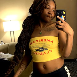 Stylish Female Model B R A T 💋 Sharing Fashion Moments on OnlyFans