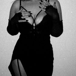 Anaastasia's Stylish Photoshoot - Vintage Lingerie and Black Dress