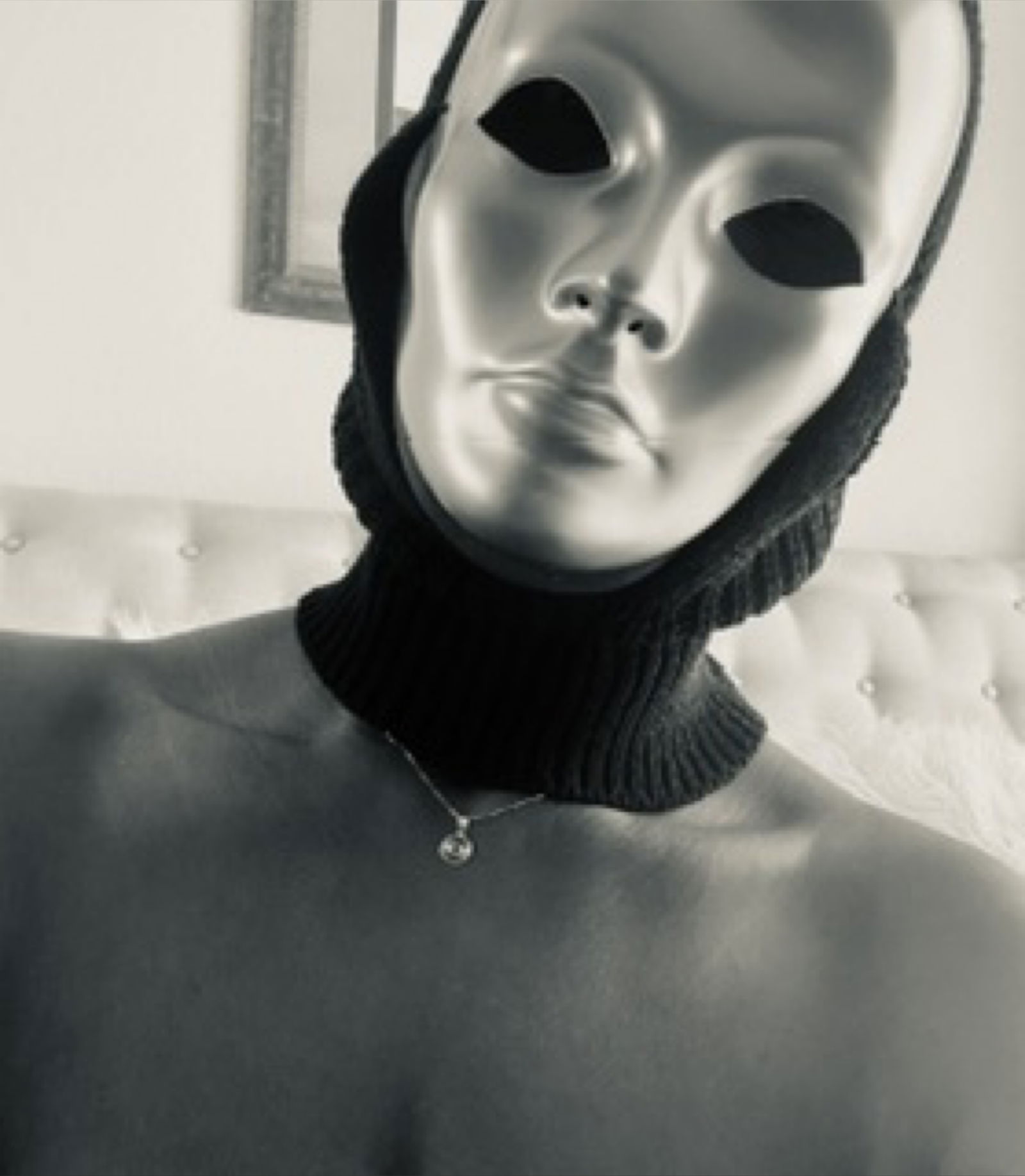 The frequency Is free photo