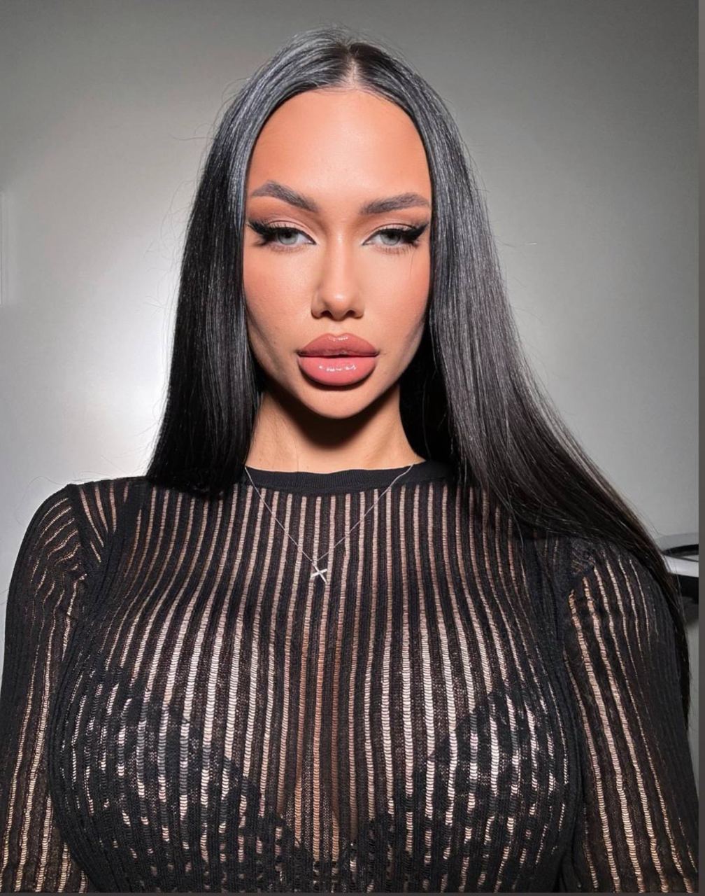 🔥𝐀𝐥𝐢𝐧𝐚 🤸🏼‍♀️𝙃𝙊𝙏 𝙂𝙔𝙈𝙉𝘼𝙎𝙏𝙄𝘾𝙎  😈 photo