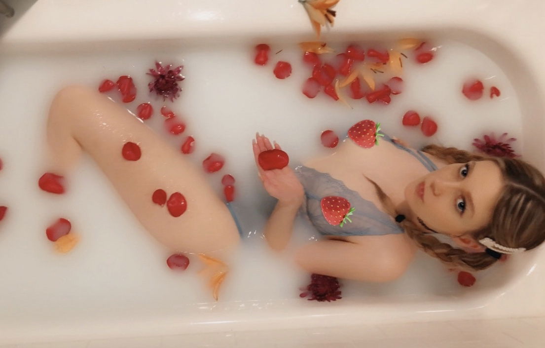 𝔸𝕚𝕟𝕤𝕝𝕖𝕪 ✨💋✨ photo