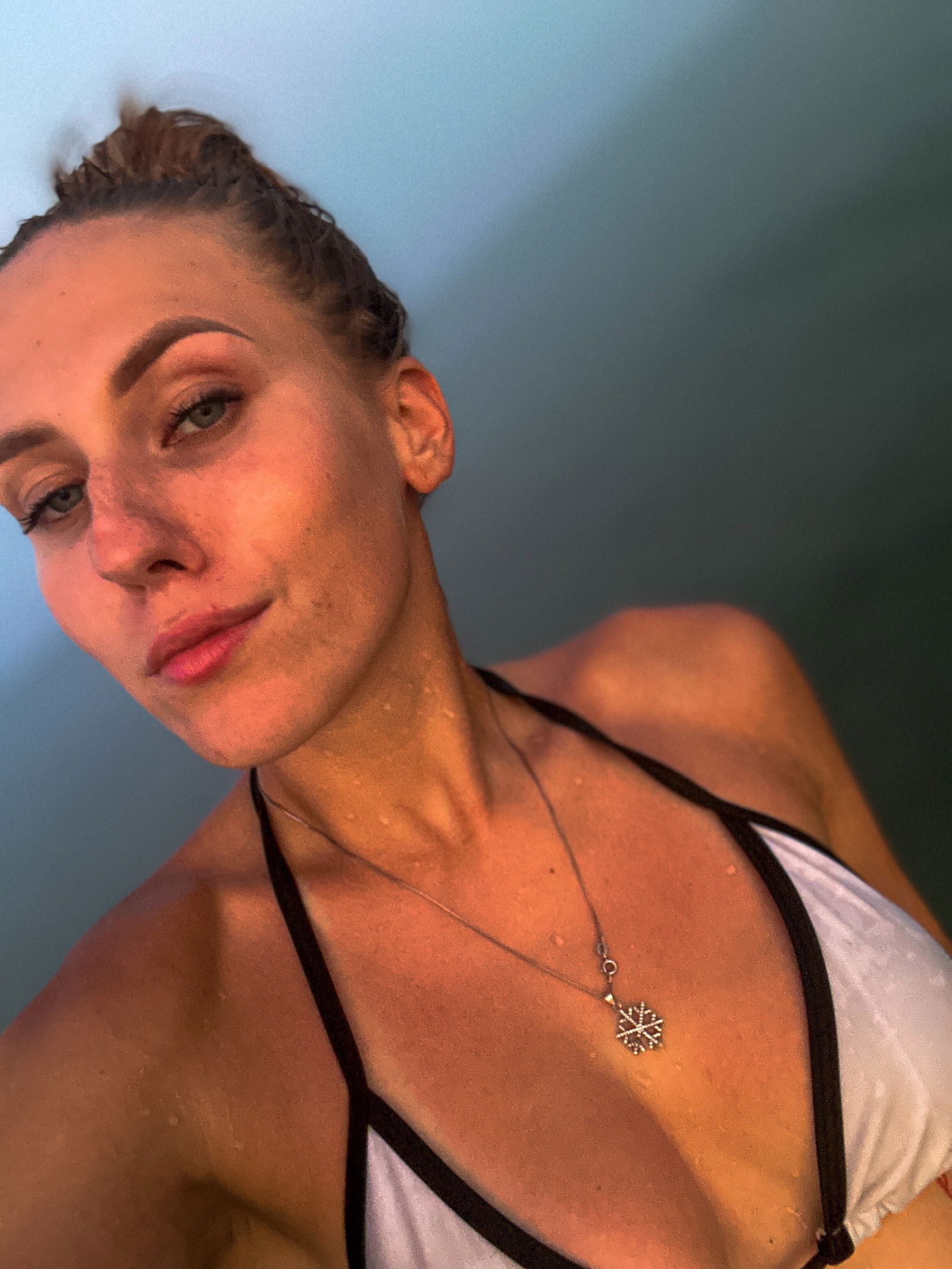 Blonde Pussy Jassie 😈 photo