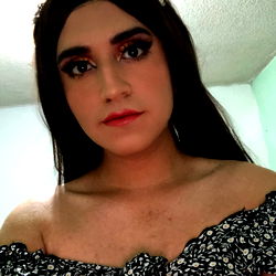 Adri, Onlyfans model - TClosetAdri