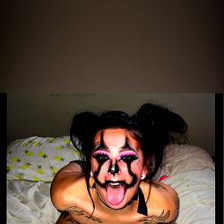 OnlyFans Model Lexxxi Showcasing Unique Fashion and Makeup