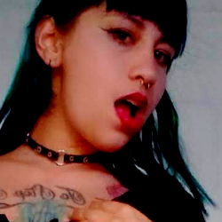 OnlyFans Model Naomimiau from Colombia,