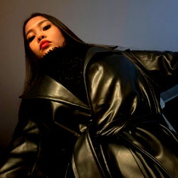 OnlyFans Model Zella Quillo Poses in a Fashionable Leather Jacket