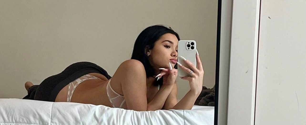 Victoria 💘 Sweet Face, Dirty Mind 😇 photo