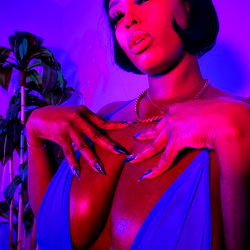 J.Larae: A Captivating Model