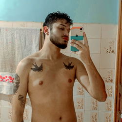 Fans Only: Alexandre's Bare Chest