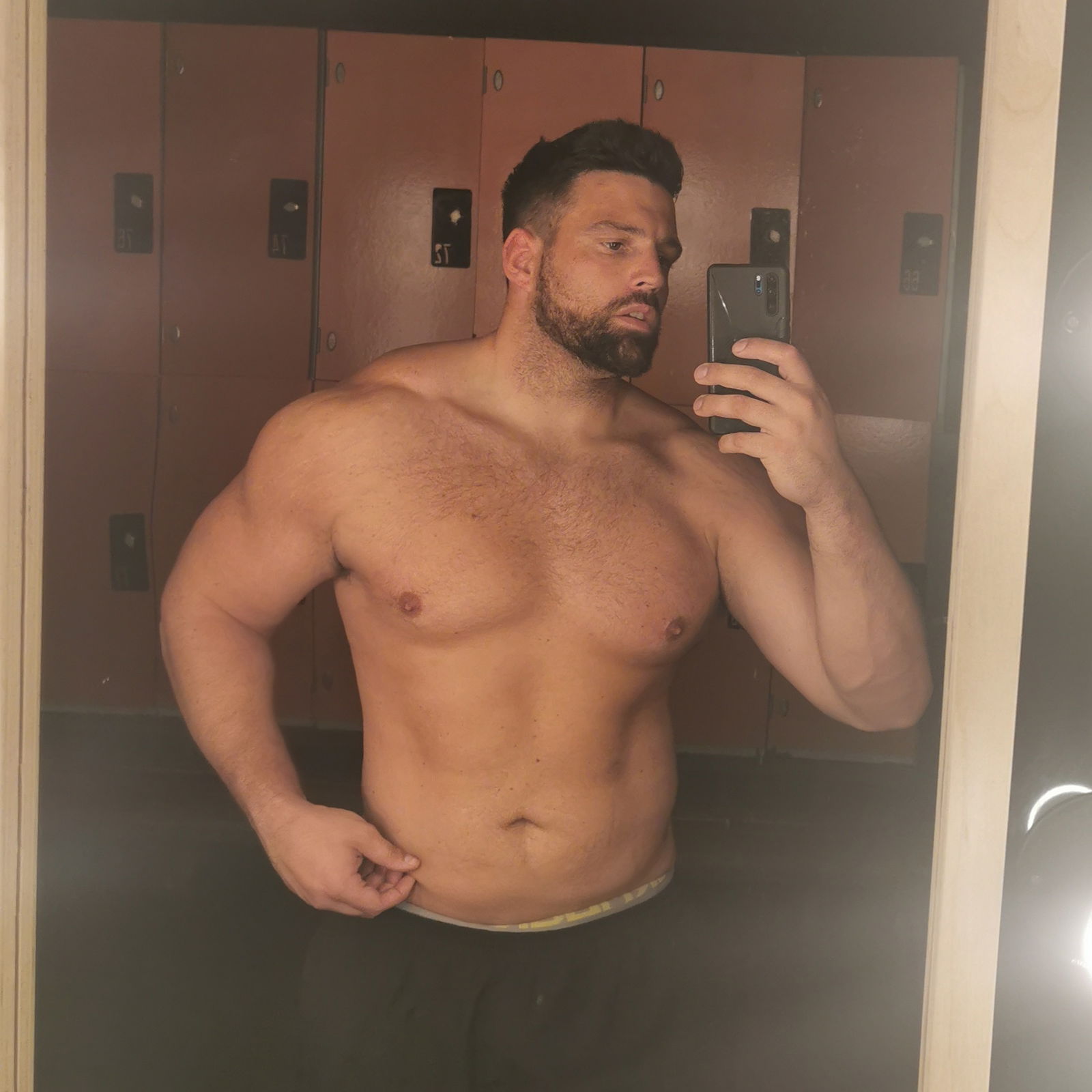 ɪᴛ'ꜱ ʏᴏᴜʀ ʙᴏʏ ᴏʟʟɪᴇ ᴍᴏᴏʀᴇ photo