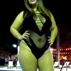 RoxyTrujillo, a South Florida Model Strikes a Playful Pose