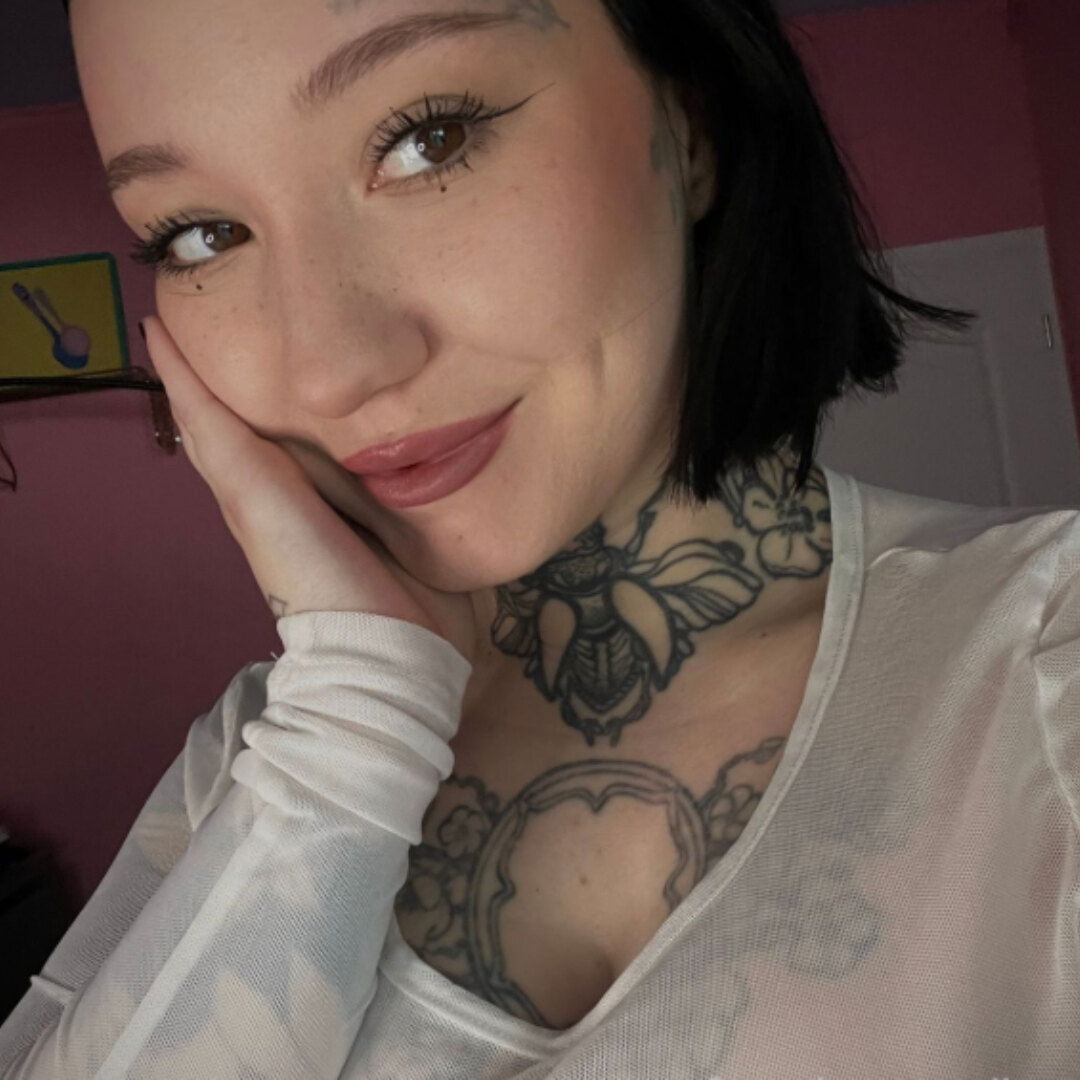 Huge TIIITS 👅👅 photo