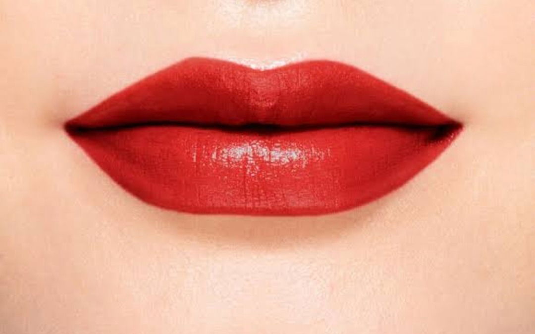 Bored Aussie wife with nice tits photo