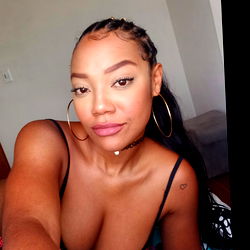 Model Photograph of Alejamelapela